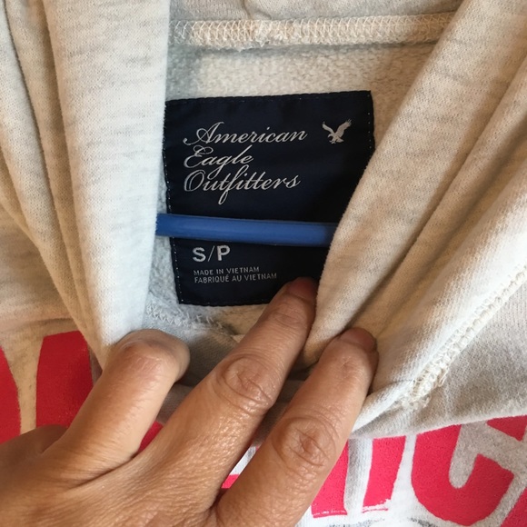 🛍 3/21 American Eagle 🦅 pull over sweatshirt - Picture 2 of 3